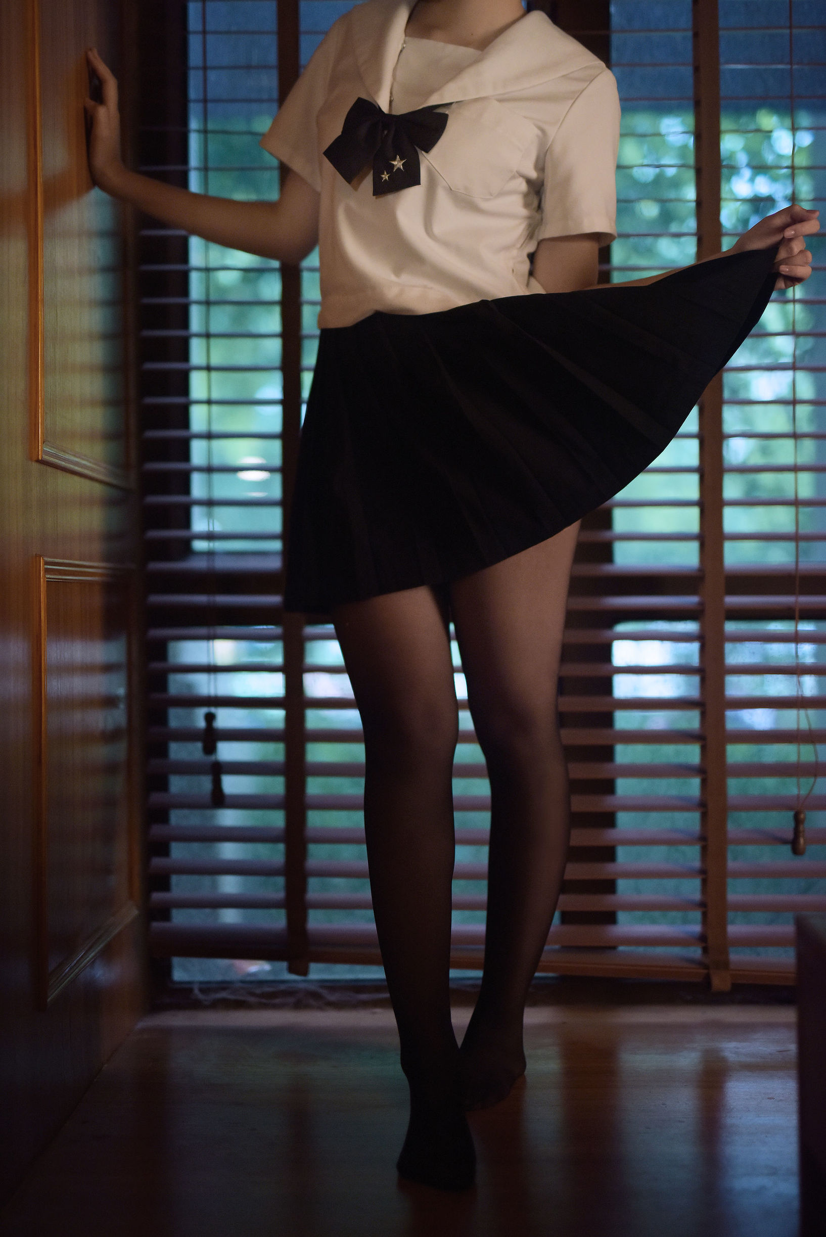 [Cosplay写真]人气Coser二佐Nisa黑丝JK私房插图7